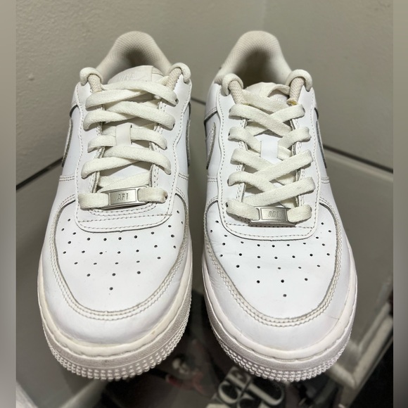 Nike Air Force 1 White Sneakers Size 6.5Y - Picture 4 of 8